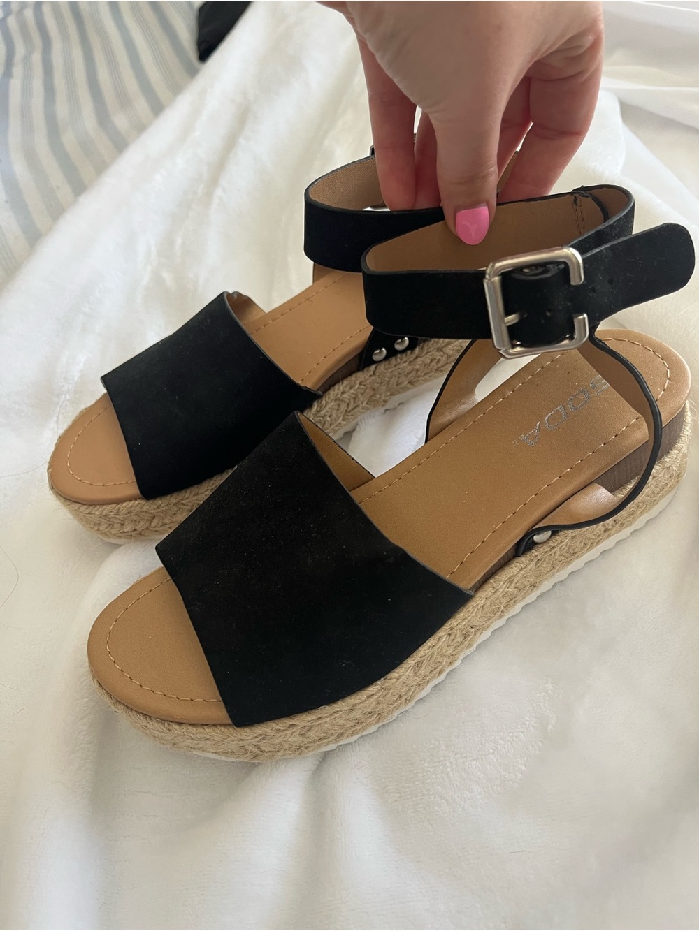 New Soda Platform Sandals